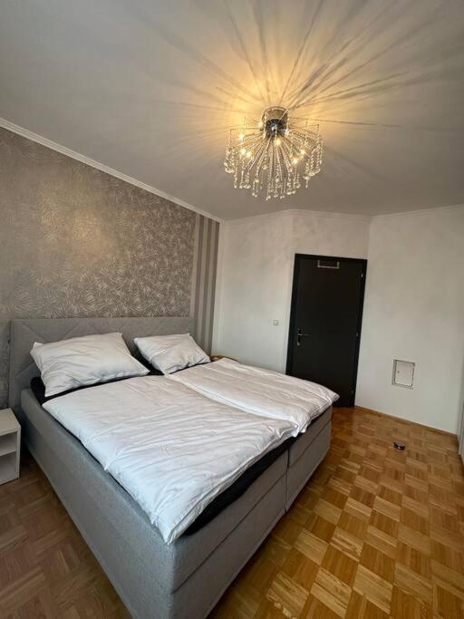 Freundliche Wohnung Naehe Weinstrasse Fuer 5 Personen Wagna Bagian luar foto