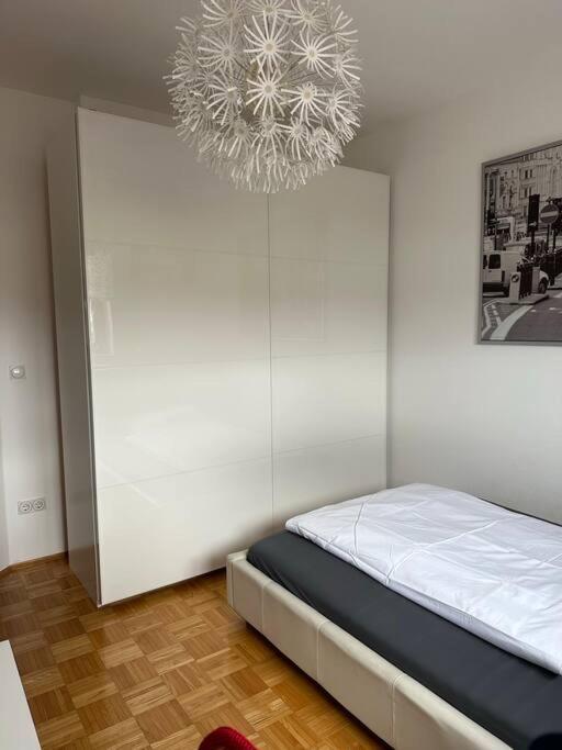 Freundliche Wohnung Naehe Weinstrasse Fuer 5 Personen Wagna Bagian luar foto