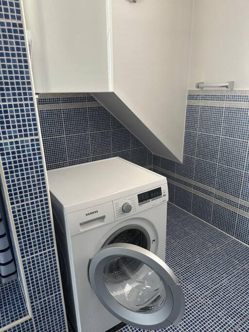 Freundliche Wohnung Naehe Weinstrasse Fuer 5 Personen Wagna Bagian luar foto