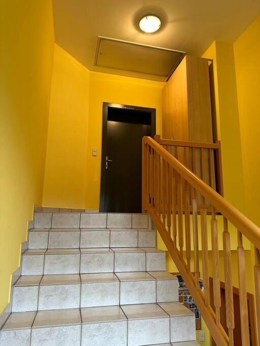 Freundliche Wohnung Naehe Weinstrasse Fuer 5 Personen Wagna Bagian luar foto