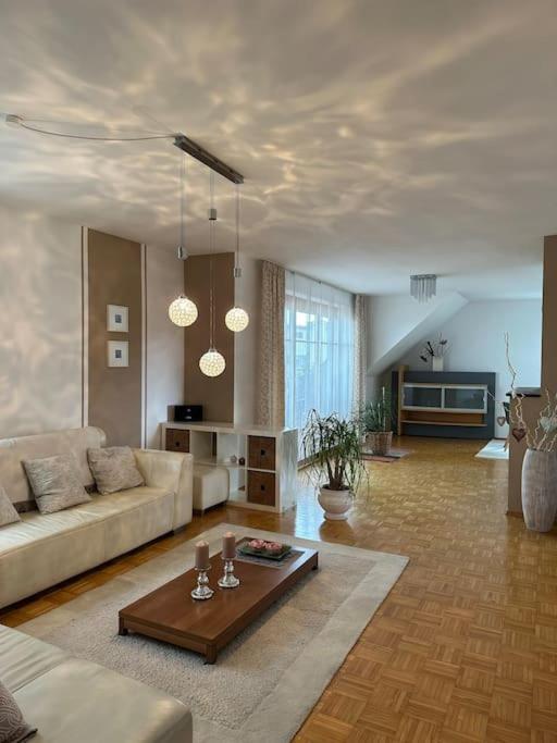 Freundliche Wohnung Naehe Weinstrasse Fuer 5 Personen Wagna Bagian luar foto